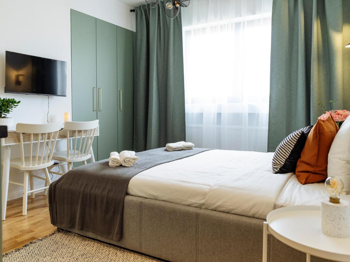 Beautiful Modern Studio - Cismigiu Park - Netflix Bukarest Exteriör bild